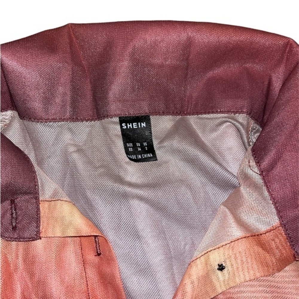SHEIN Color Block Button Crop Top - Picture 4 of 6